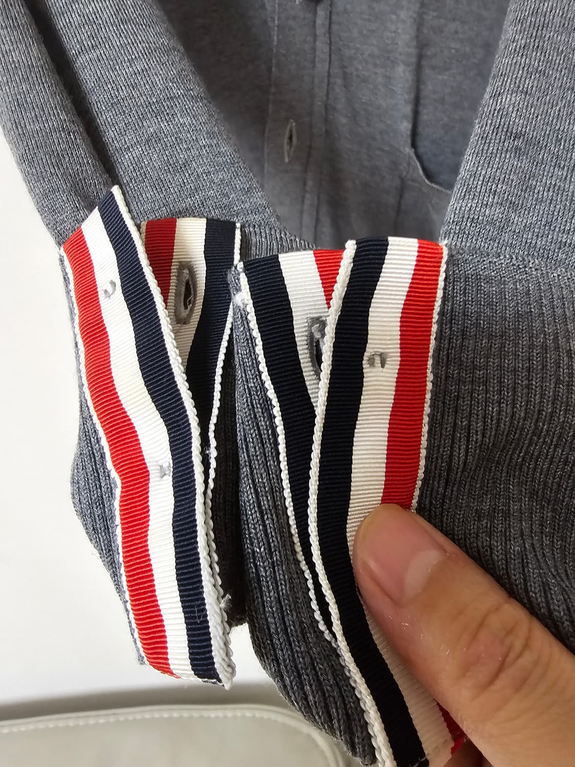 톰브라운 24ss 사선완장 메리노울 가디건(3/100/정품) 상품이미지4