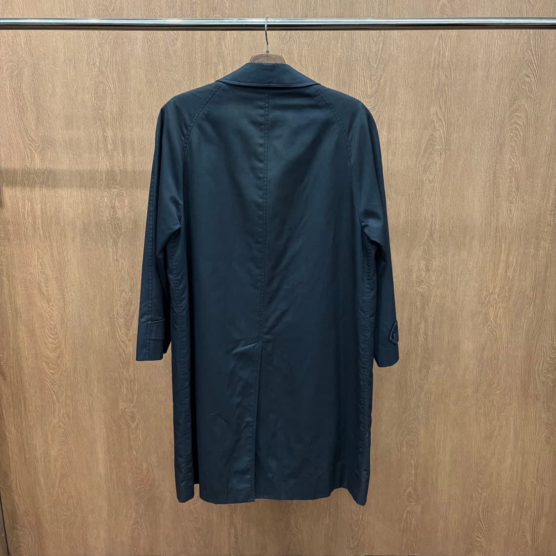 버버리 런던 싱글 롱 코트 노비 체크 배색 안감 디테일 레귤러핏 블랙 상품이미지3