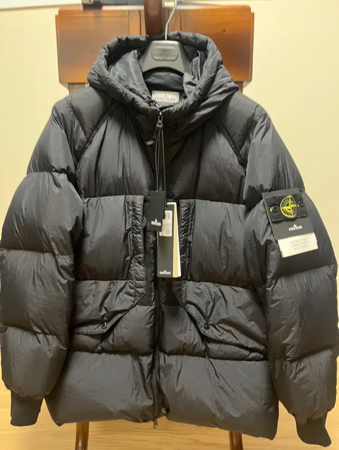 스톤아일랜드 크링클랩스 패딩 후드 상품이미지1