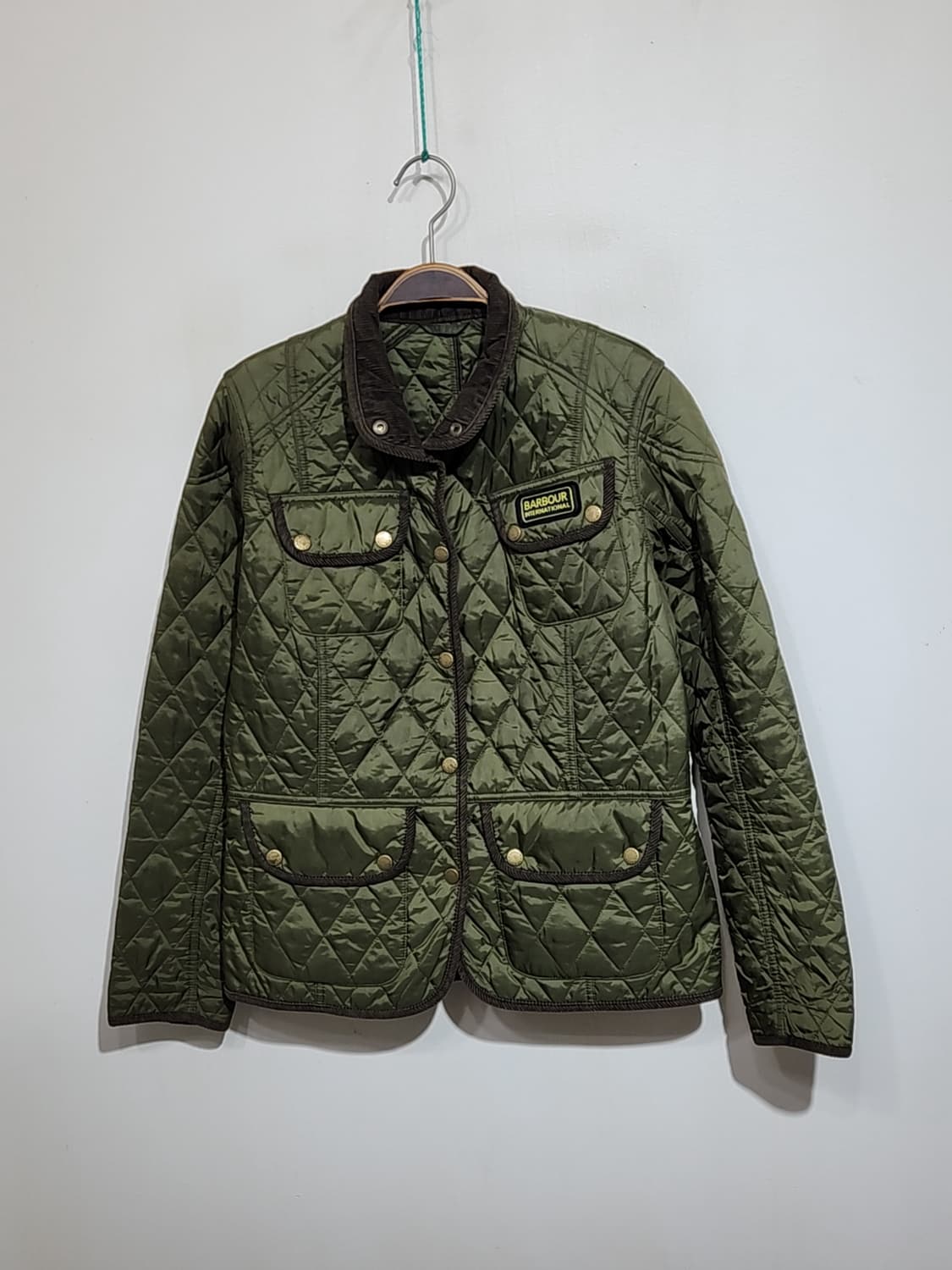 (M) 바버 퀼팅자켓 카키 인터내셔널 누빔점퍼 매장판  상품이미지1