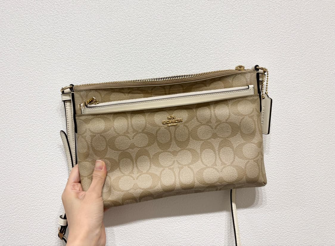 [정품] 코치 팝업파우치 크로스백 (실착용X) 상품이미지3