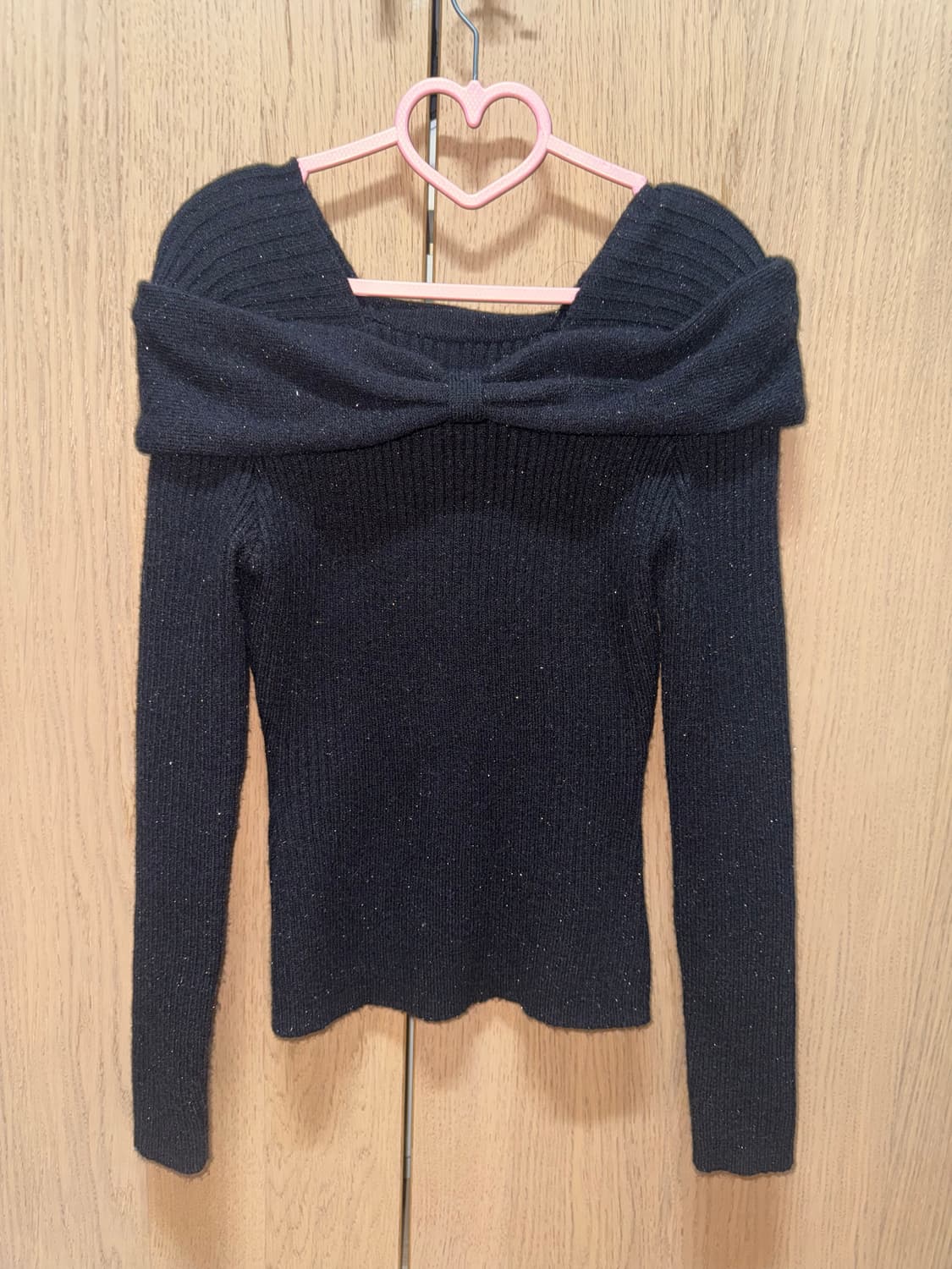 페일솝 슈슈 니트 블랙 리본 오프숄더 글리터 상품이미지2