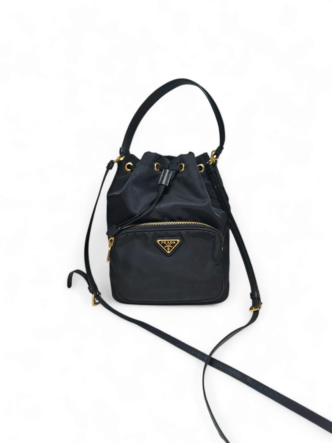 프라다 삼각로고 리나일론 버킷백 블랙 상품이미지2