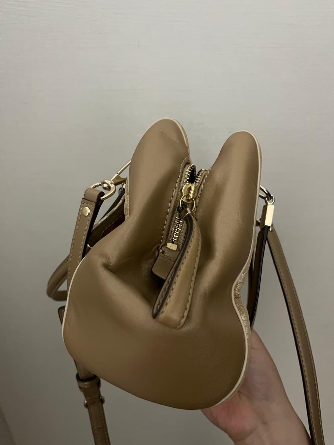 Rare🤎coach beige sholder bag 상품이미지7