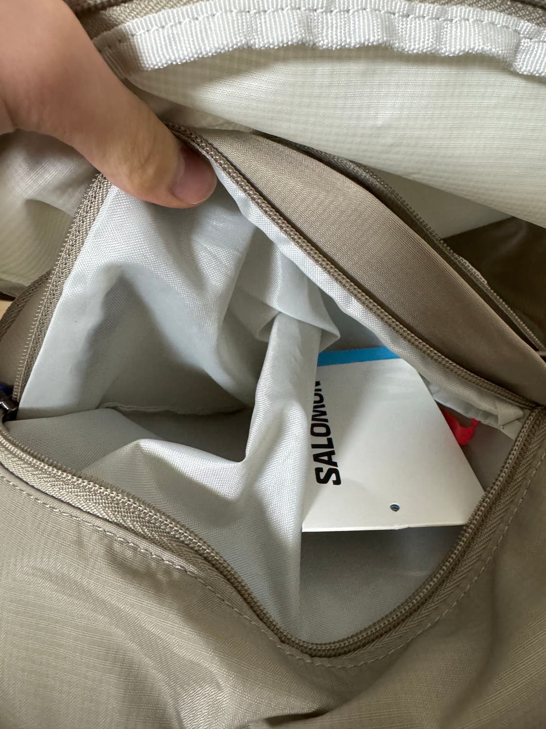 살로몬 백팩 20L 상품이미지4