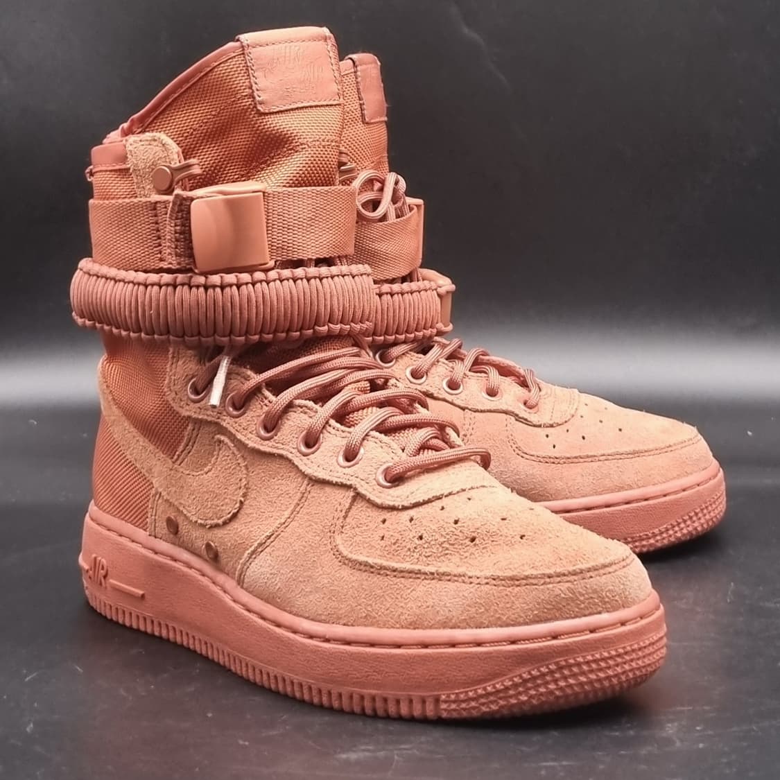 나이키 SF에어포스1 하이 스니커즈250 상품이미지1