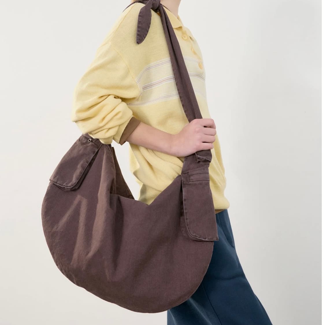 로우클래식 피그먼트 워시드 크로스 포켓 백 브라운 상품이미지1