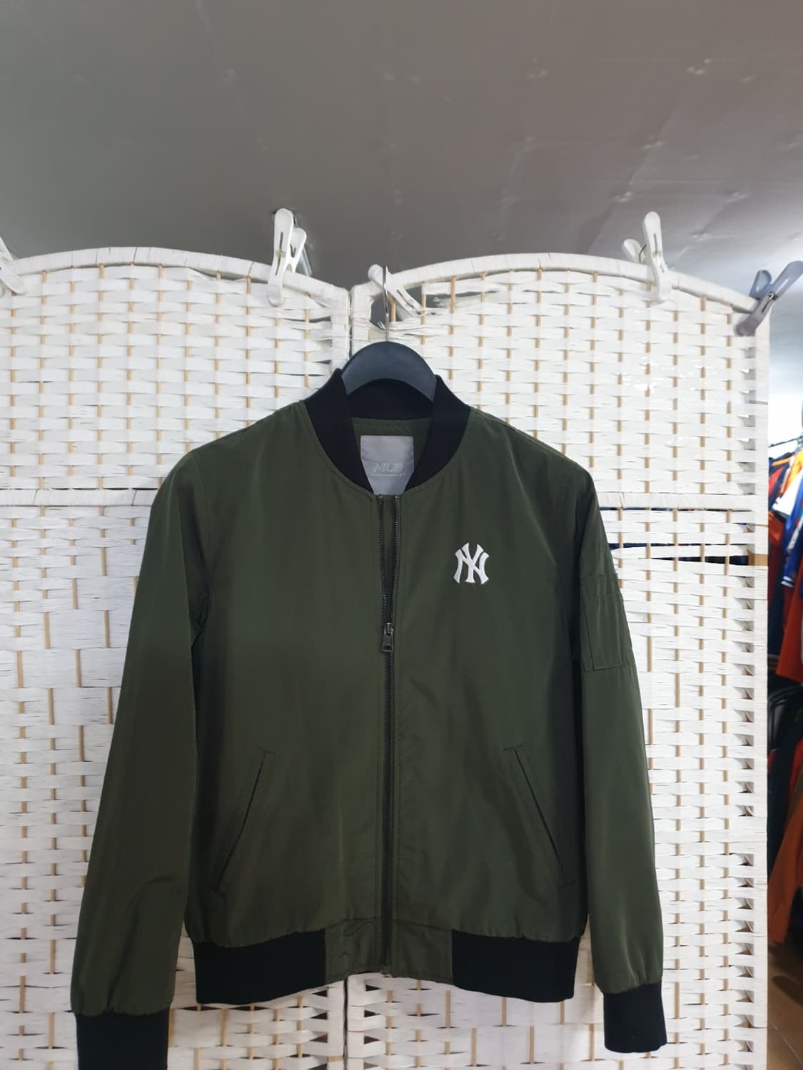 MLB 뉴욕양키스 야구 점퍼 카키색 90 상품이미지1