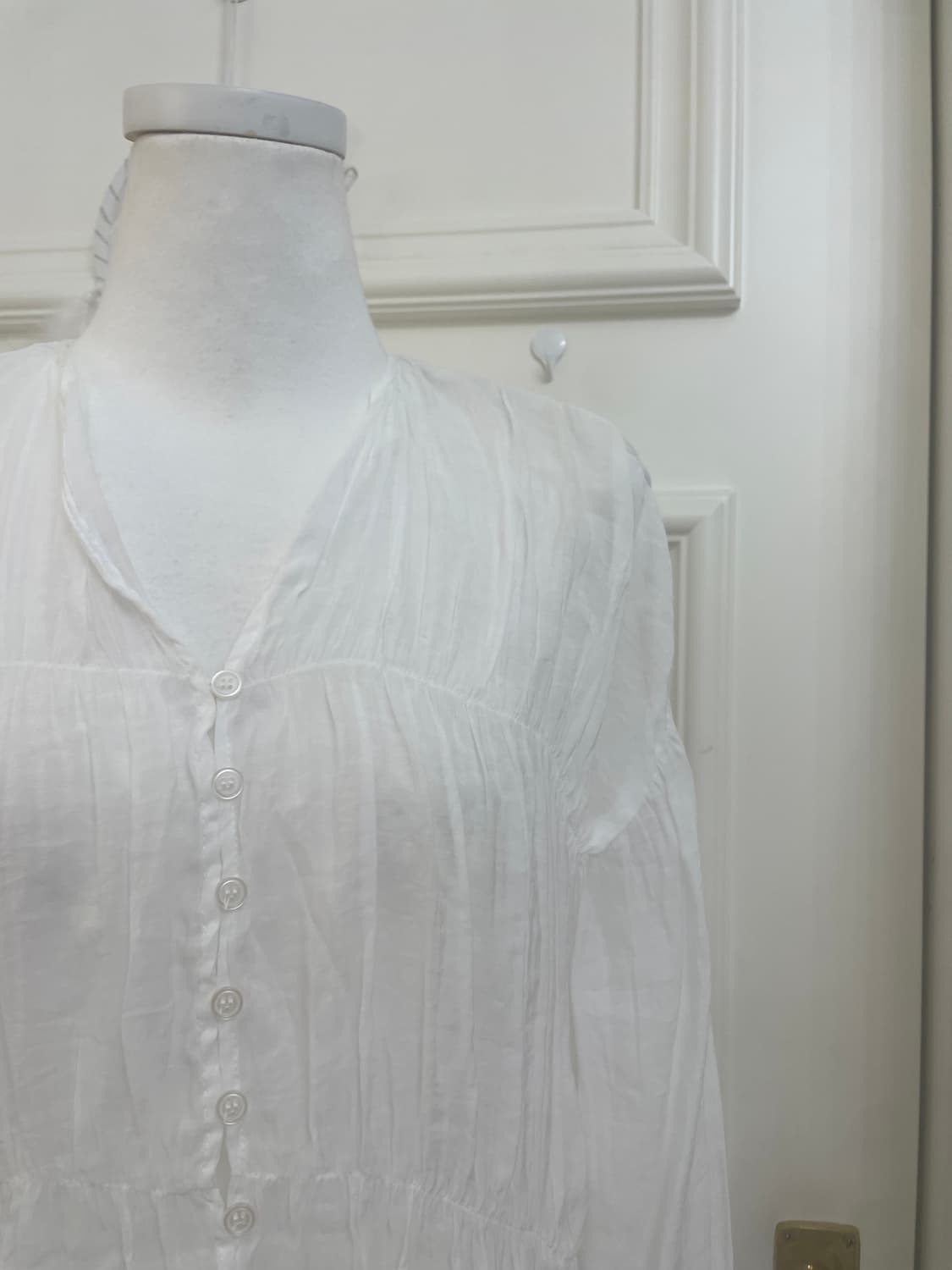 white wrinkle button point blouse 상품이미지6