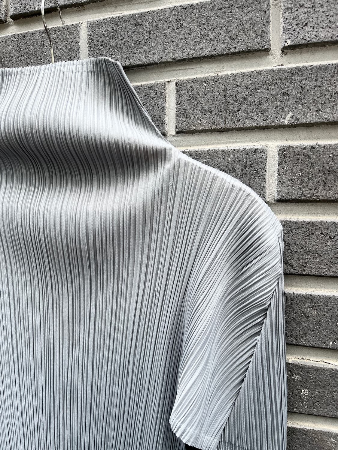 Issey Miyake 이세이미야케 하이넥 플리츠 탑 그레이 블루 상품이미지8