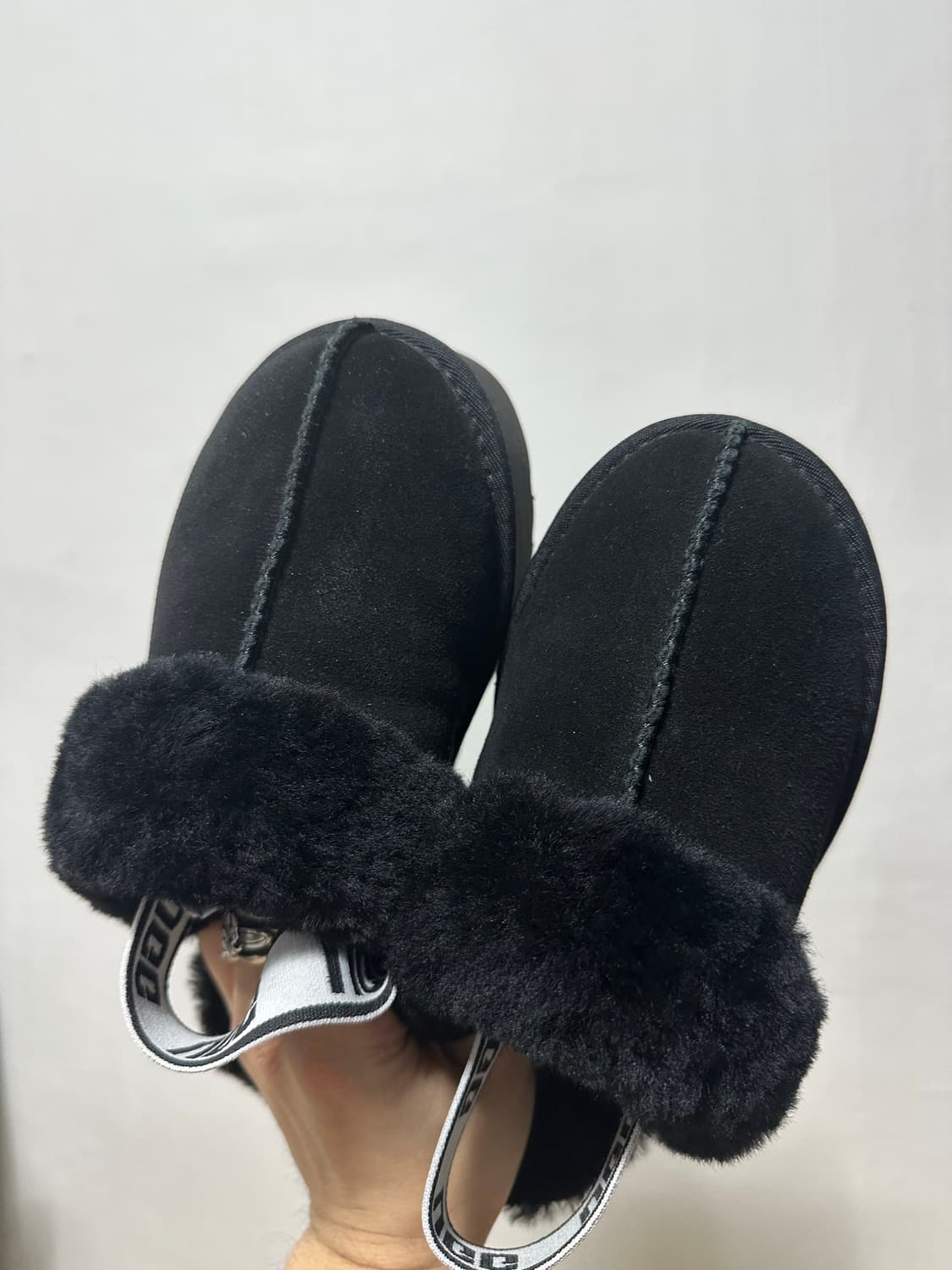 어그 펀케트 슬라이드 블랙 상품이미지4