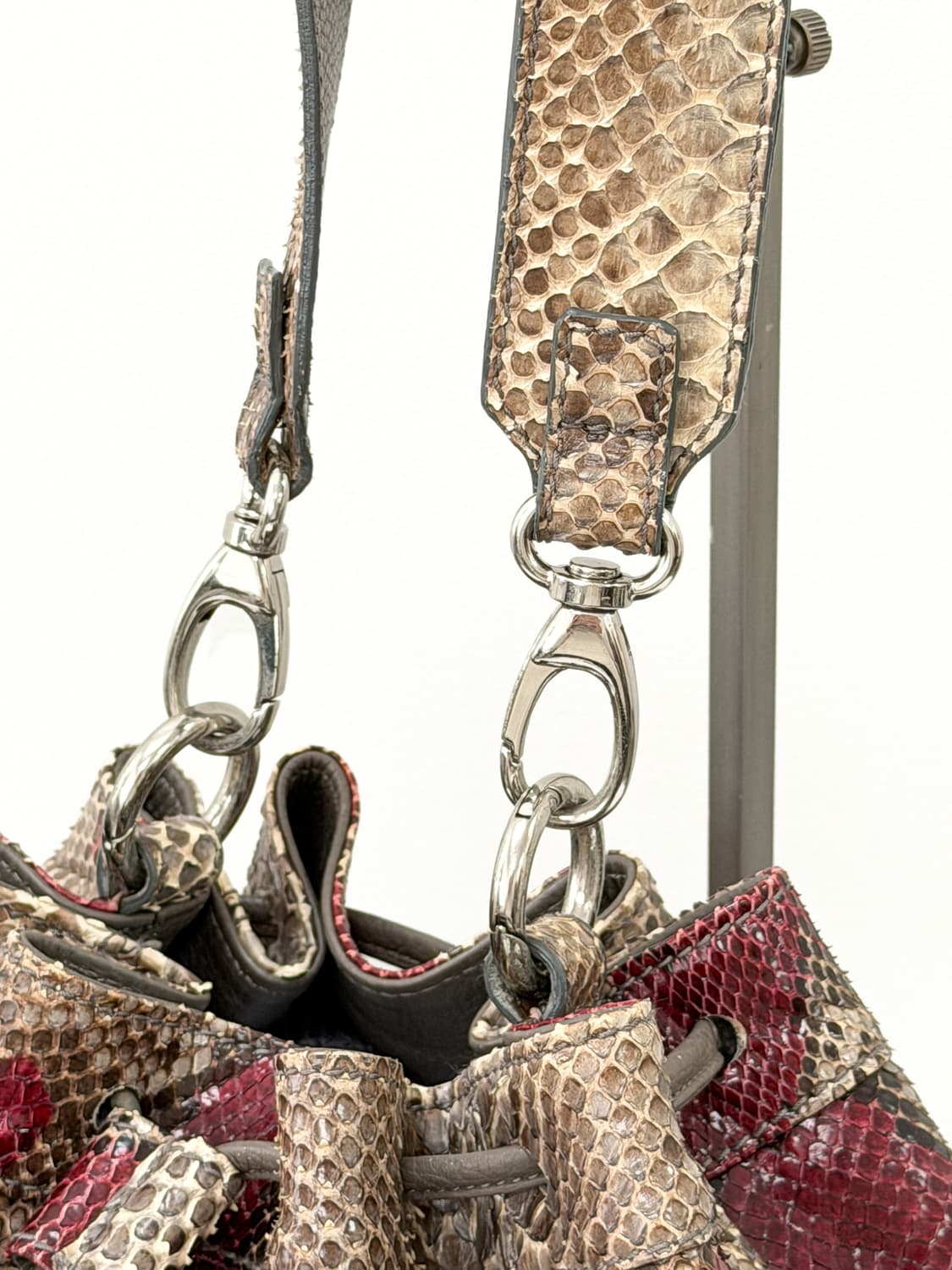 콜롬보 파이톤 드로우스트링 숄더백 상품이미지5