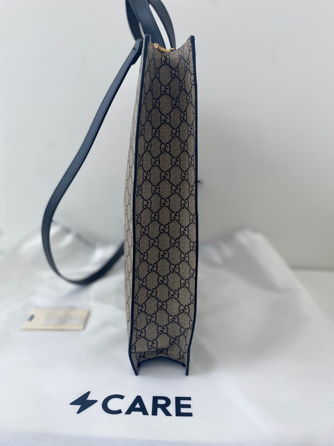 구찌 GG 수프림 꿀벌 토트백 상품이미지4