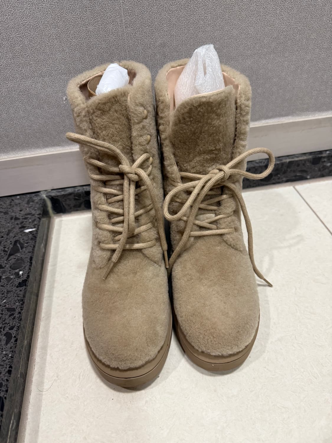 스튜어트 와이츠먼 SW 시어링 부츠 상품이미지1