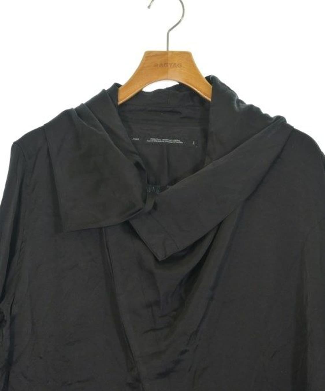 율리우스 새틴 랩넥 셔츠 블랙  상품이미지3