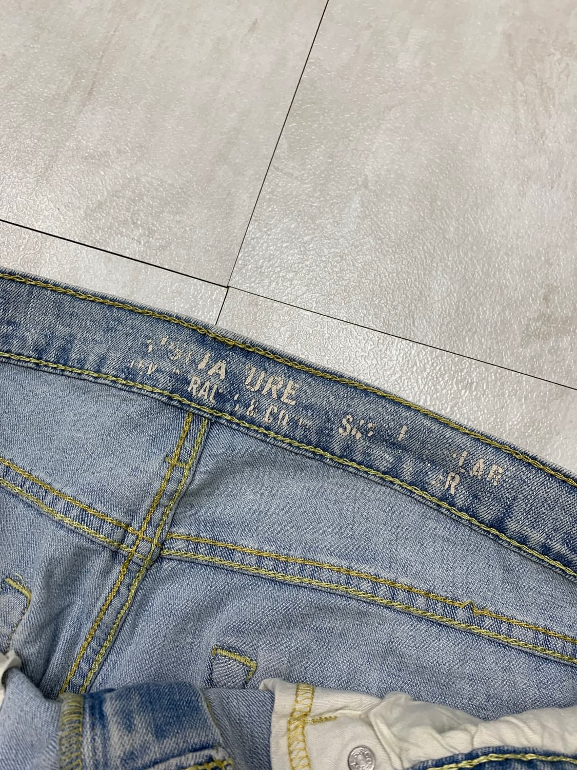 리바이스 워싱 디테일 슬림핏 데님 팬츠 #65 상품이미지5