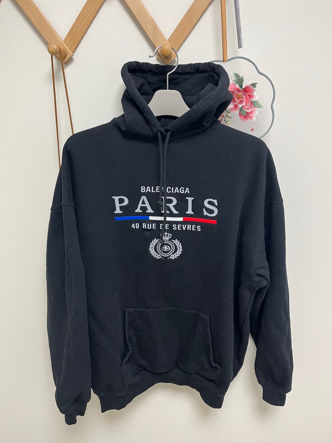 발렌시아가 파리 자수 후드티 상품이미지1