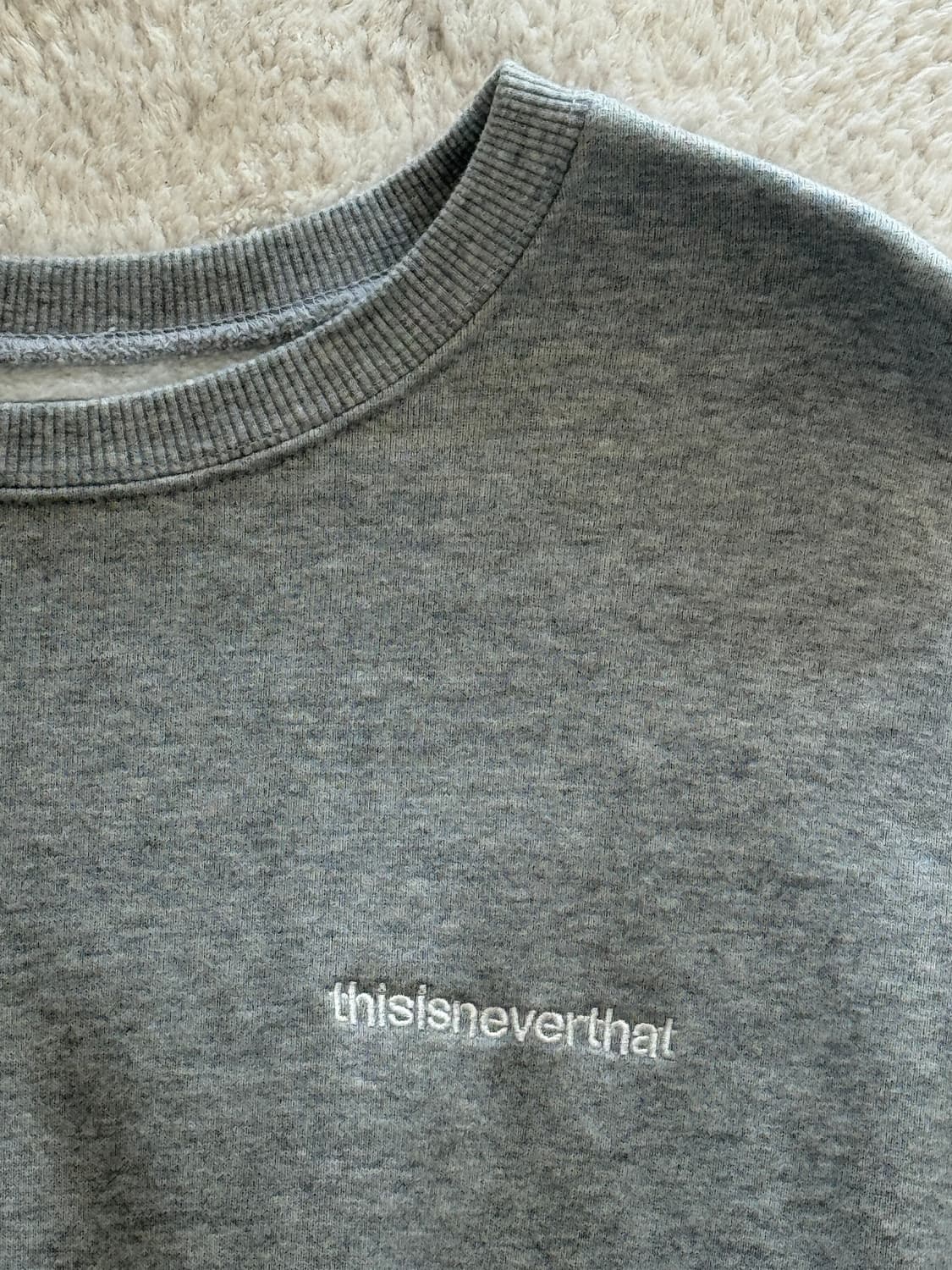 디스이즈네버댓 자수로고 그레이 맨투맨 S 상품이미지2