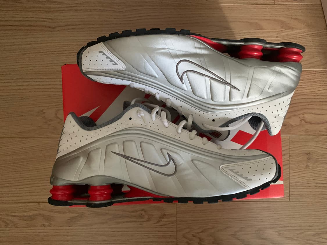 나이키 샥스 r4 메탈릭실버 코멧레드 300 상품이미지1