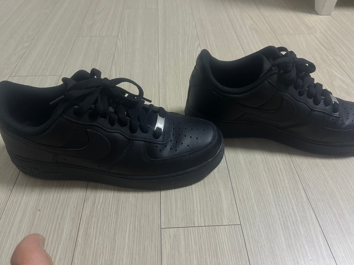 270)나이키 에어포스1 로우 트리플 블랙 상품이미지2