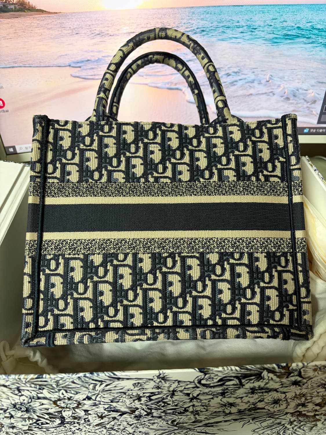 디올 스몰 북 토트백 에크루 블루 오블리크 상품이미지2