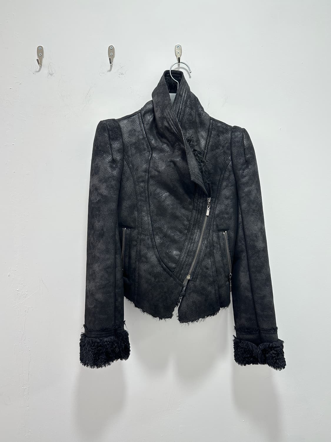 Asymmetric drape fur faux jacket 상품이미지4