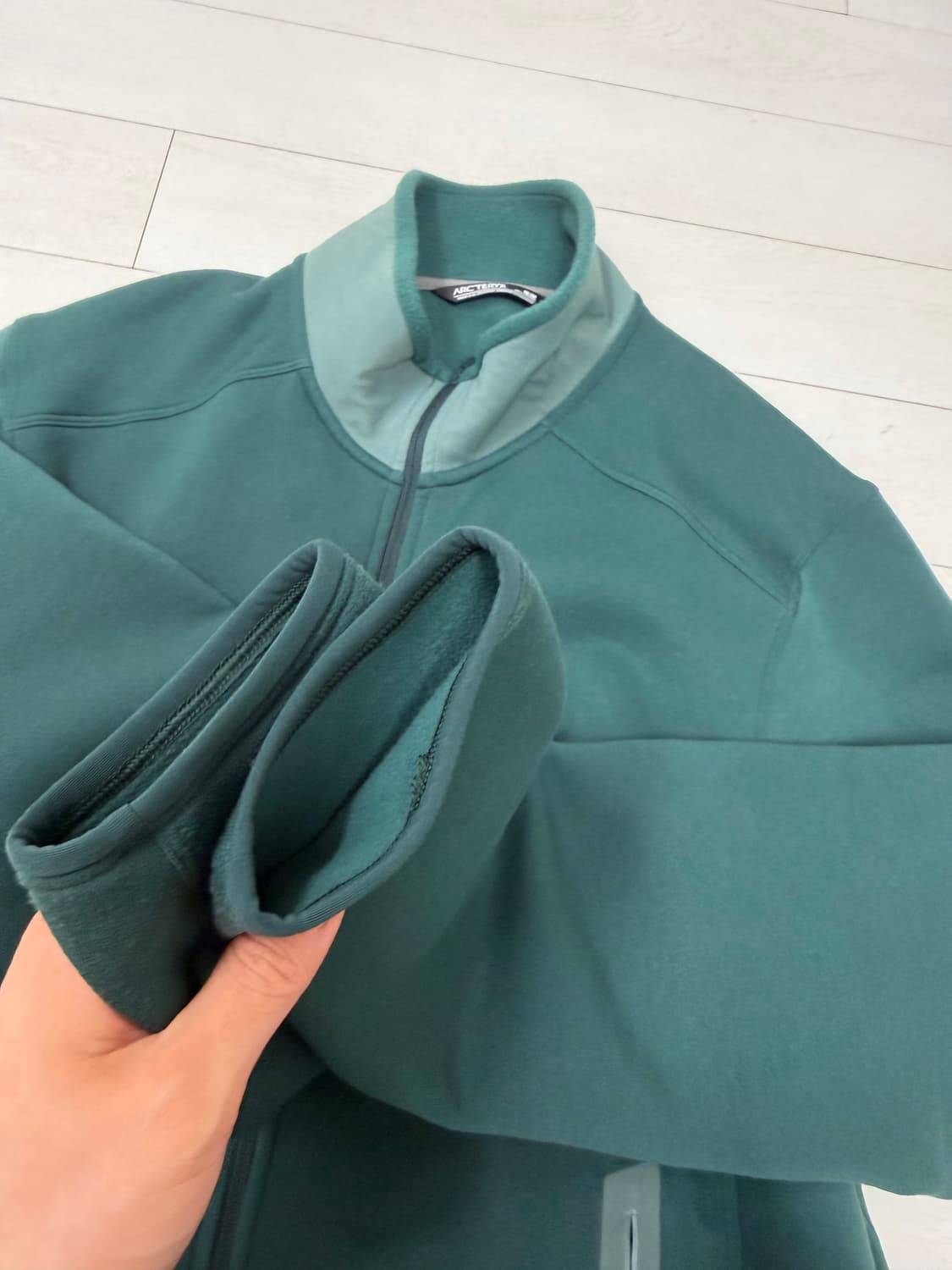 아크테릭스 카이어나이트 자켓 M 사이즈  상태 9.0/10   사진찍고 상품이미지1