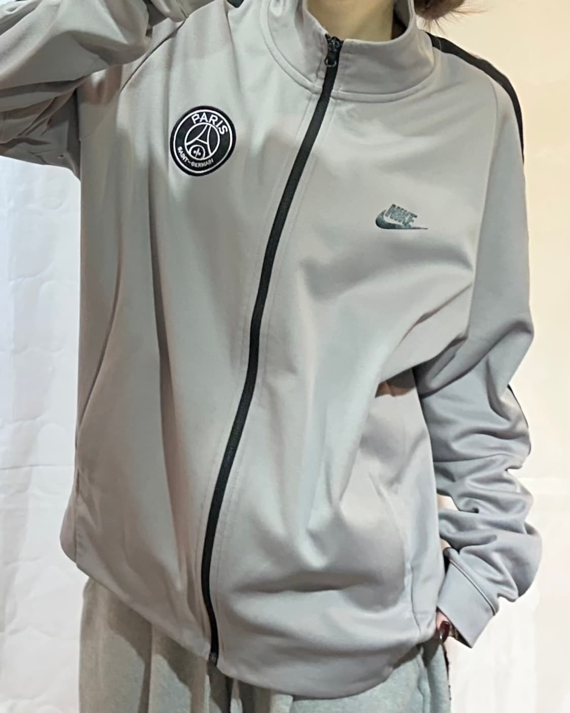 나이키 파리생제르망 그레이 트랙탑 상품이미지1