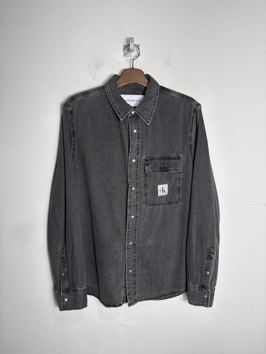 캘빈 클라인 흑청 데님 셔츠 상품이미지2