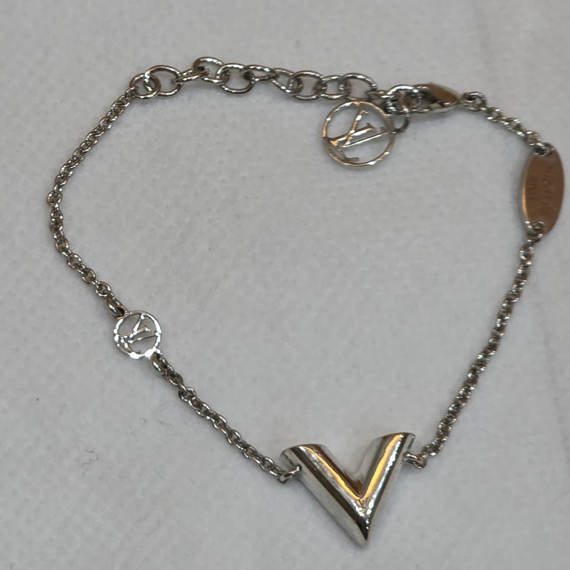 루이비통 에센셜 v 은장 팔찌 상품이미지3