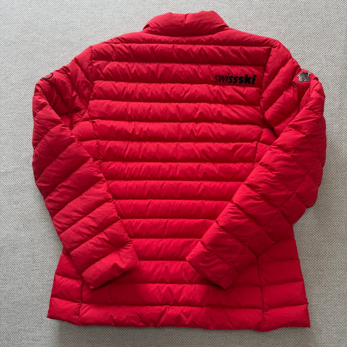 데상트 아우디 경량패딩 상품이미지7