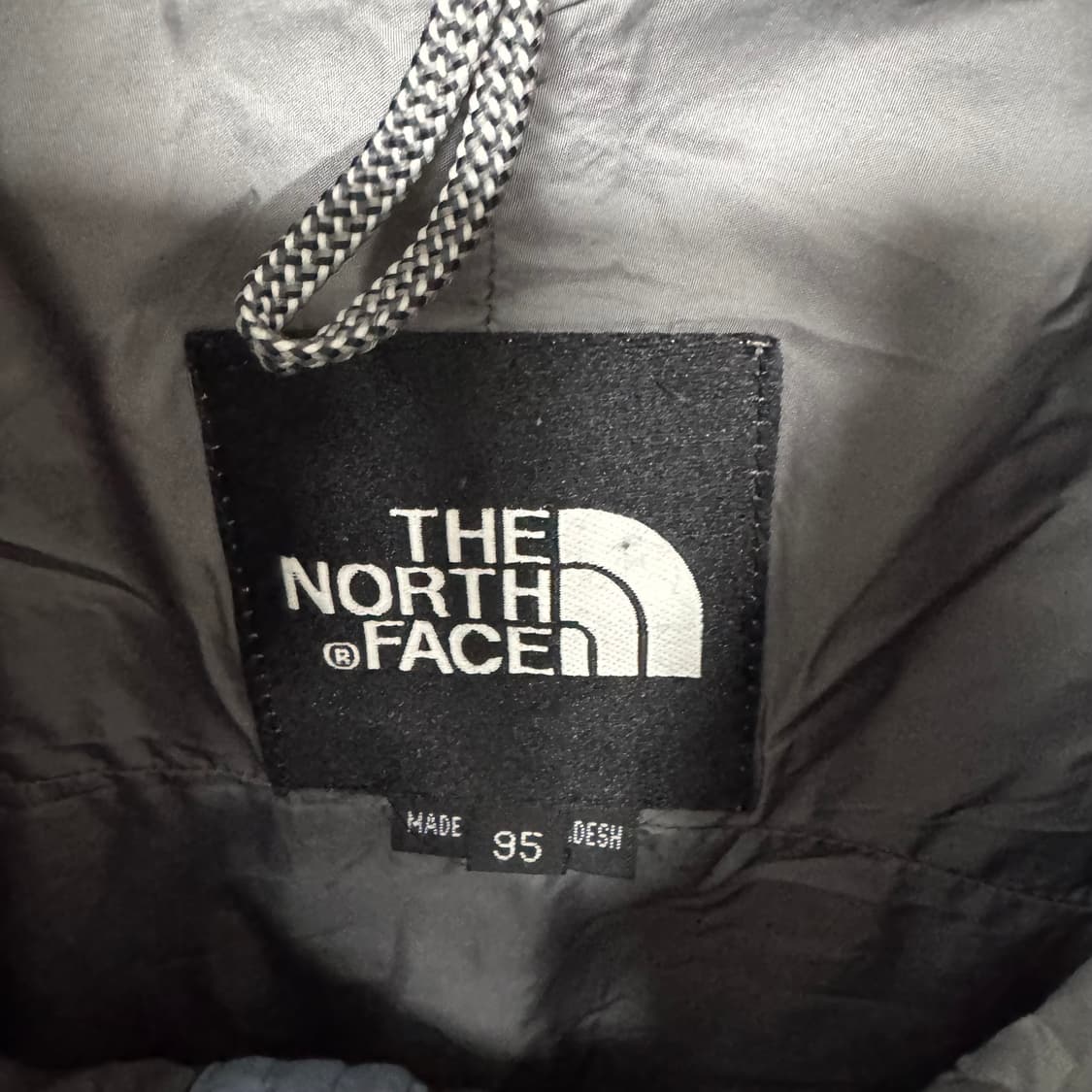 노스페이스 550 필파워 구스다운 후드 숏패딩 상품이미지4