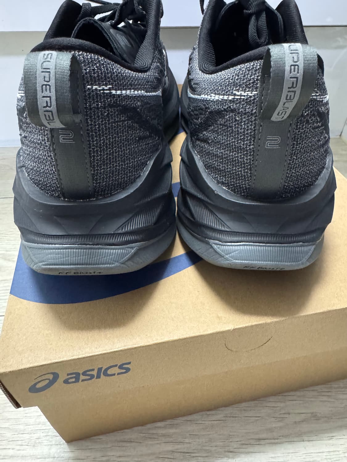 아식스 슈퍼블라스트2 260 블랙 상품이미지4