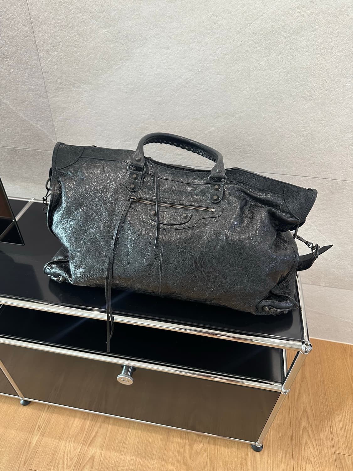 발렌시아가 르시티 트래블 백 블랙 상품이미지1