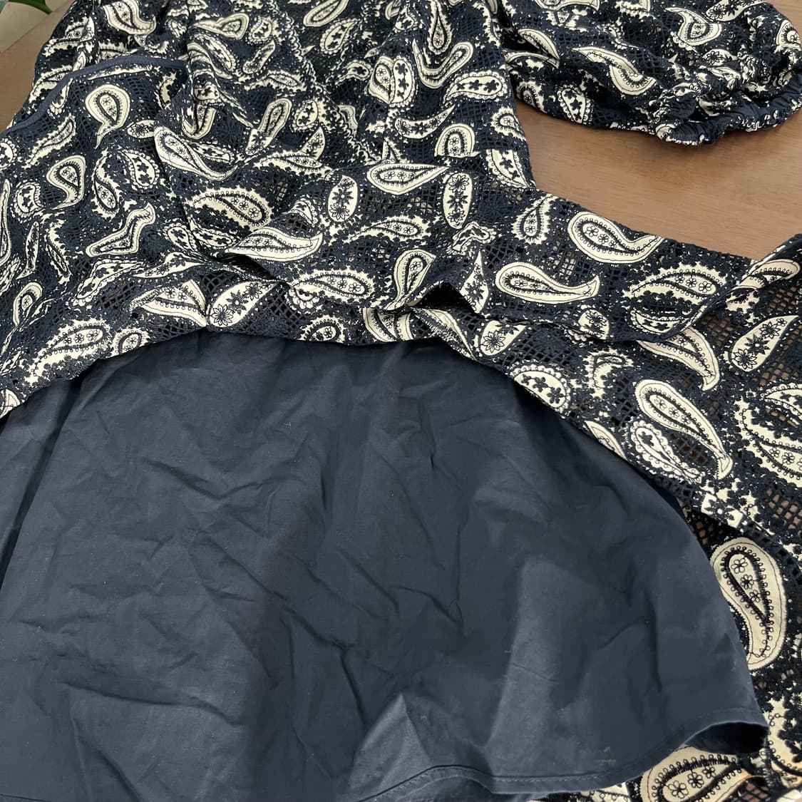 산드로 페이즐리 숄더퍼프 미니 드레스 38 상품이미지5