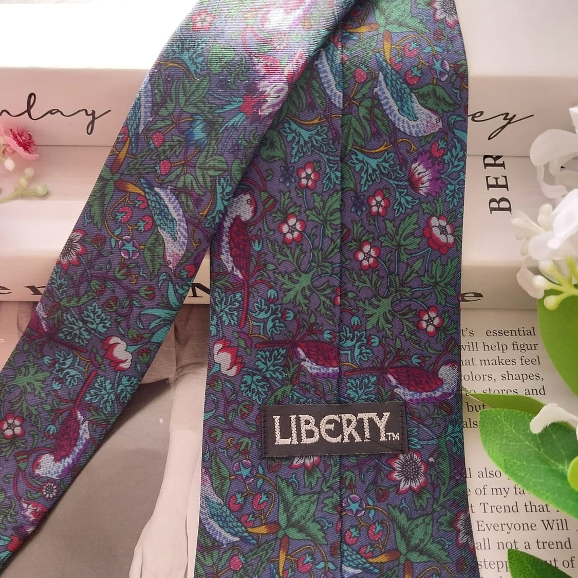 리버티 실크 그린 패턴 넥타이 9.2cm A+등급 K1716
 상품이미지8