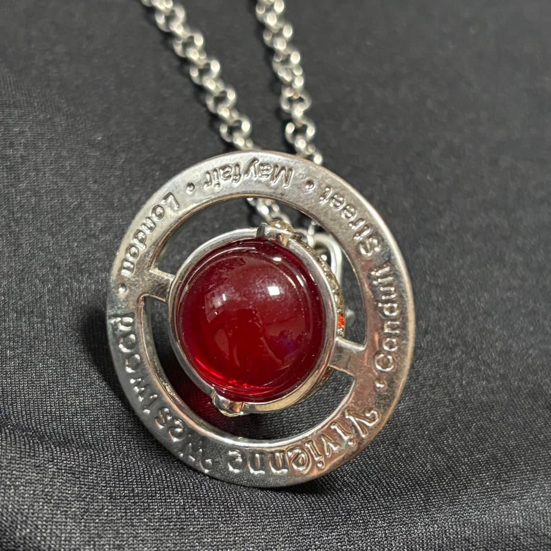 비비안웨스트우드 New Petite Orb Pendant 목걸이 상품이미지3