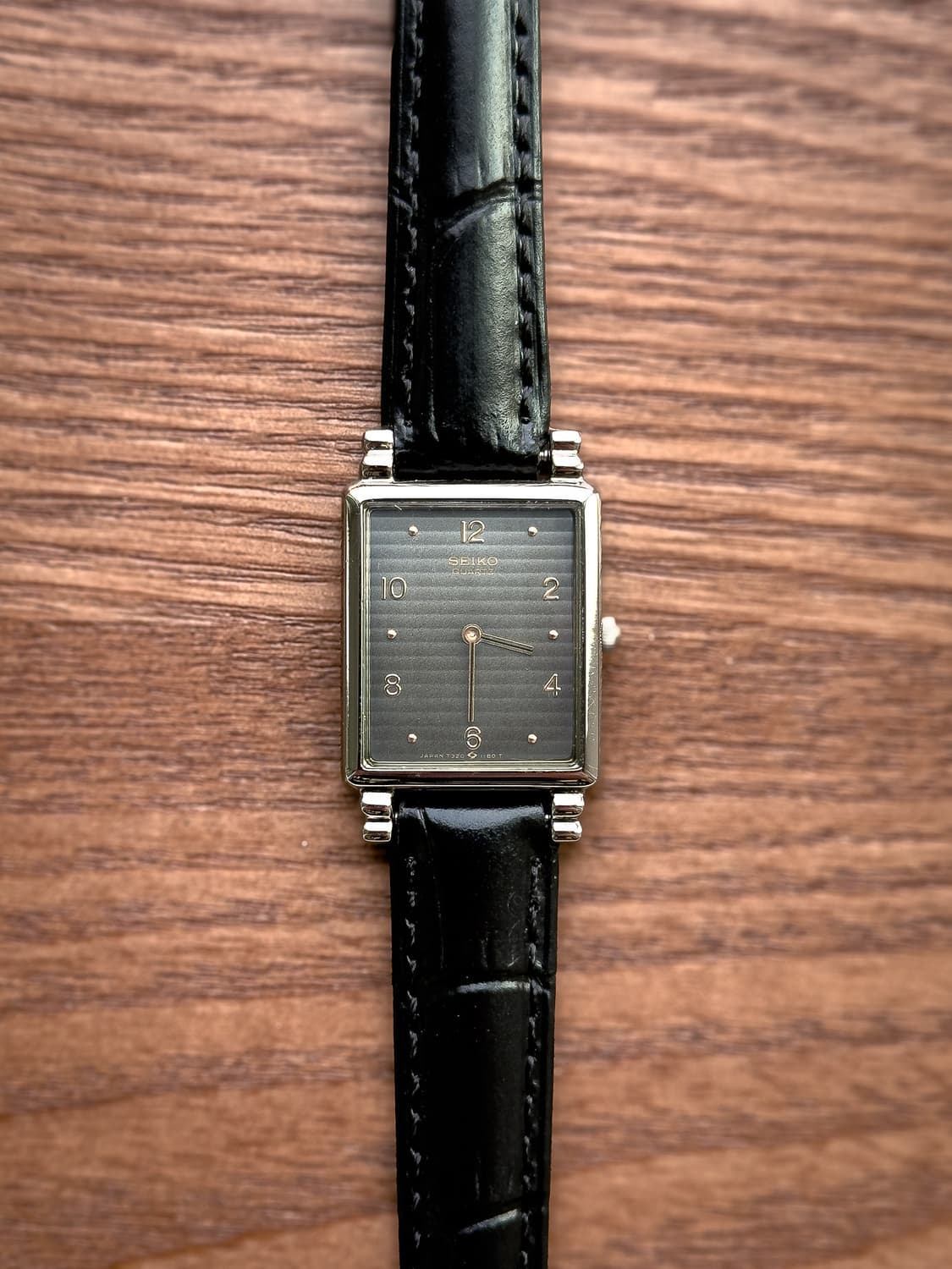 세이코 스퀘어 탱크 블랙 텍스처 다이얼 7320-5710 상품이미지1