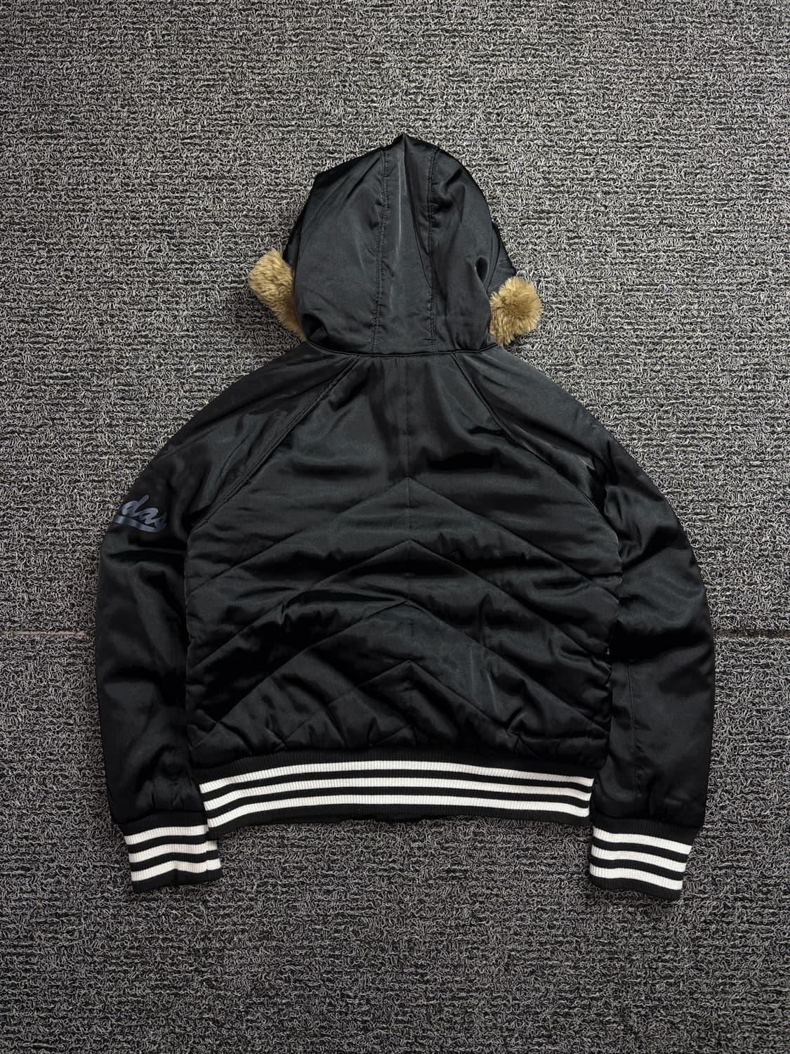 아디다스 y2k 울프조 퍼 크롭 경량 점퍼 1968 상품이미지4