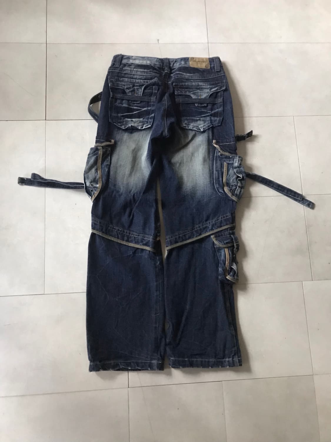 워시드 스트랩디테일 데님카고팬츠 상품이미지8