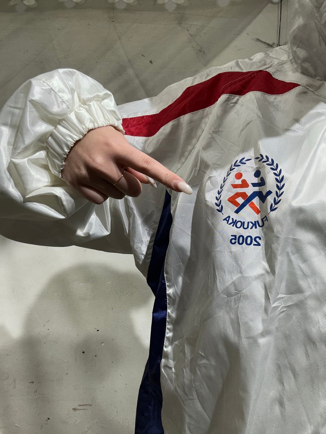 미즈노 화이트 오버핏 사이드 라인 바람막이 자켓 L 상품이미지4