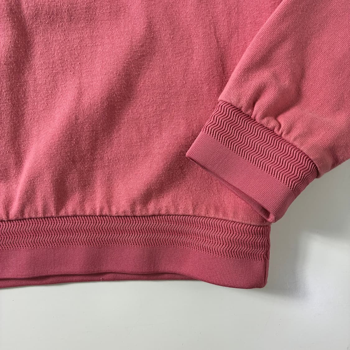 Solid homme  솔리드 옴므 코튼 피그먼트 핑크 맨투맨   상품이미지4