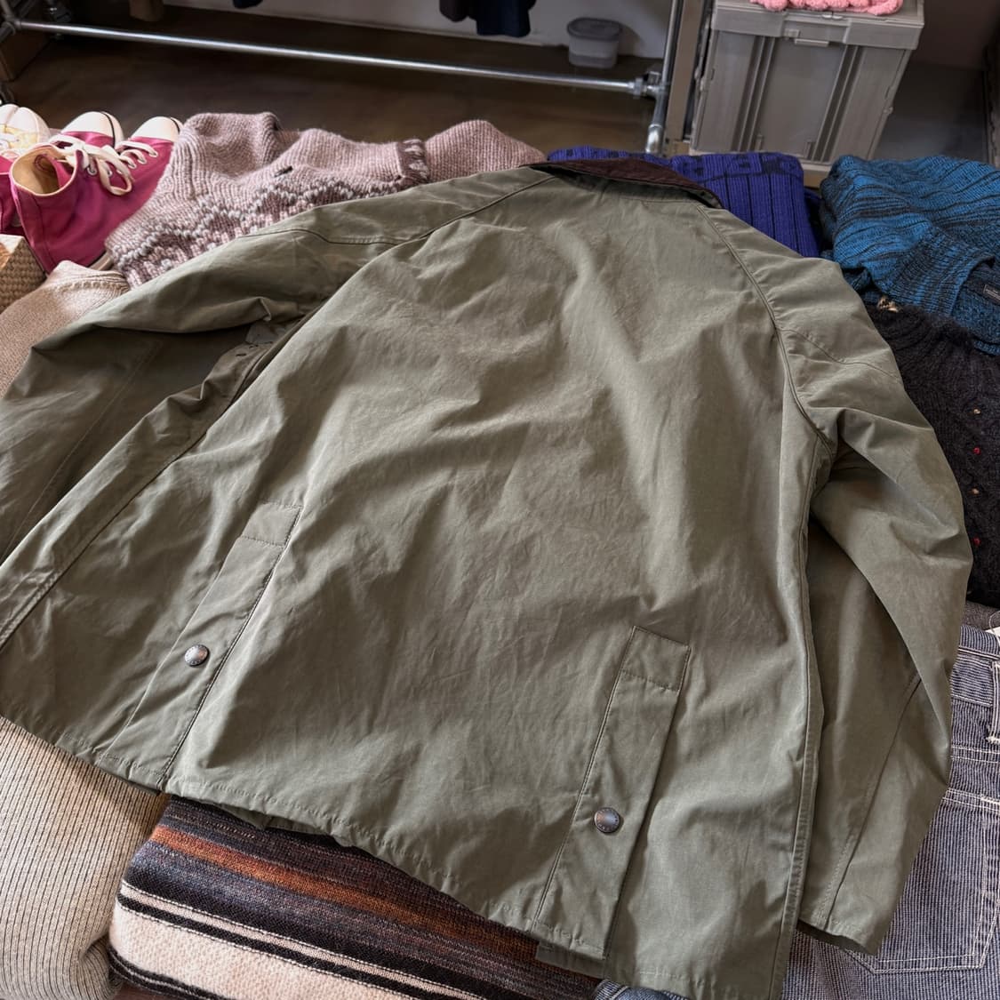 바버 25SS 오버 사이즈 논왁스 피치드 비데일 재킷 세이지 상품이미지4