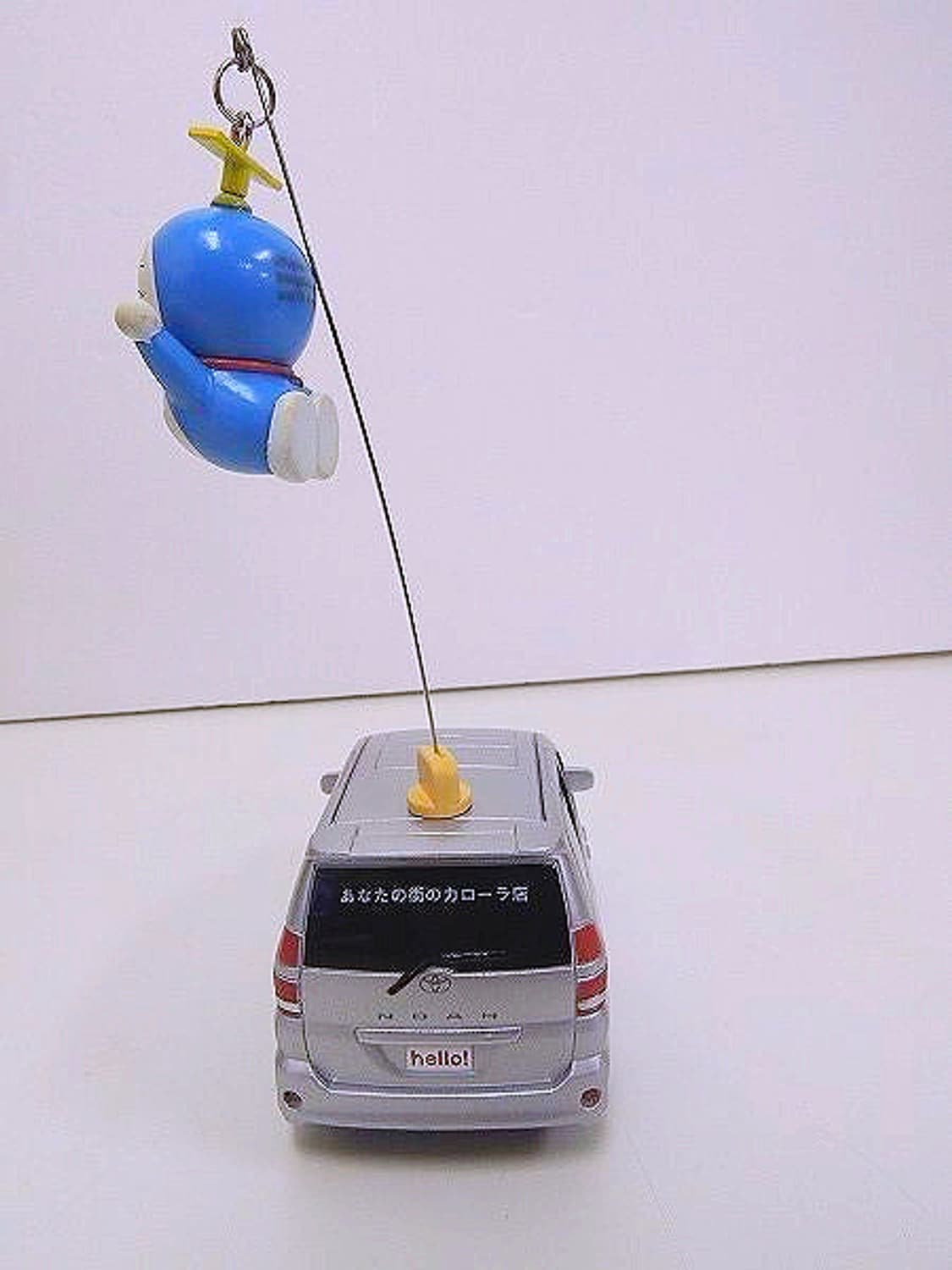 일본 도요타 흔들흔들 흔들리는 도라에몽 풀백카 미니 자동차 모형 토요타( 상품이미지7