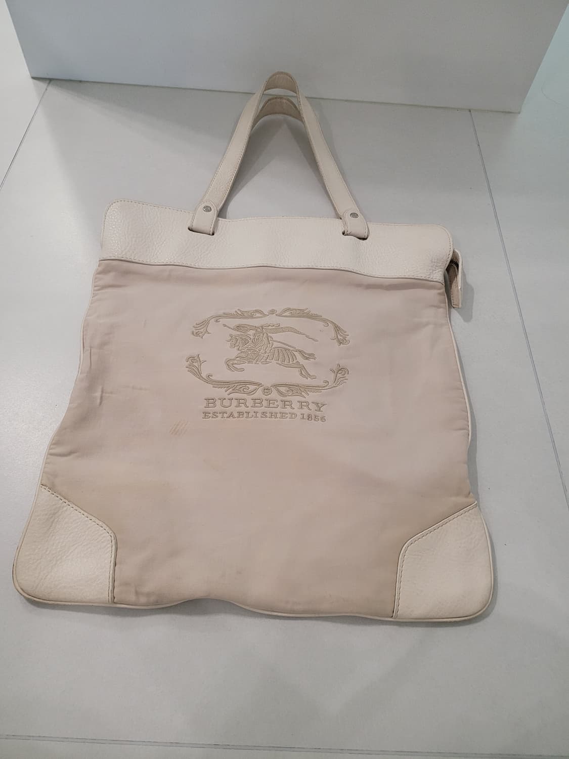 버버리 에퀘스트리안 나이트 캔버스 벨트 토트백 (정품) 상품이미지1