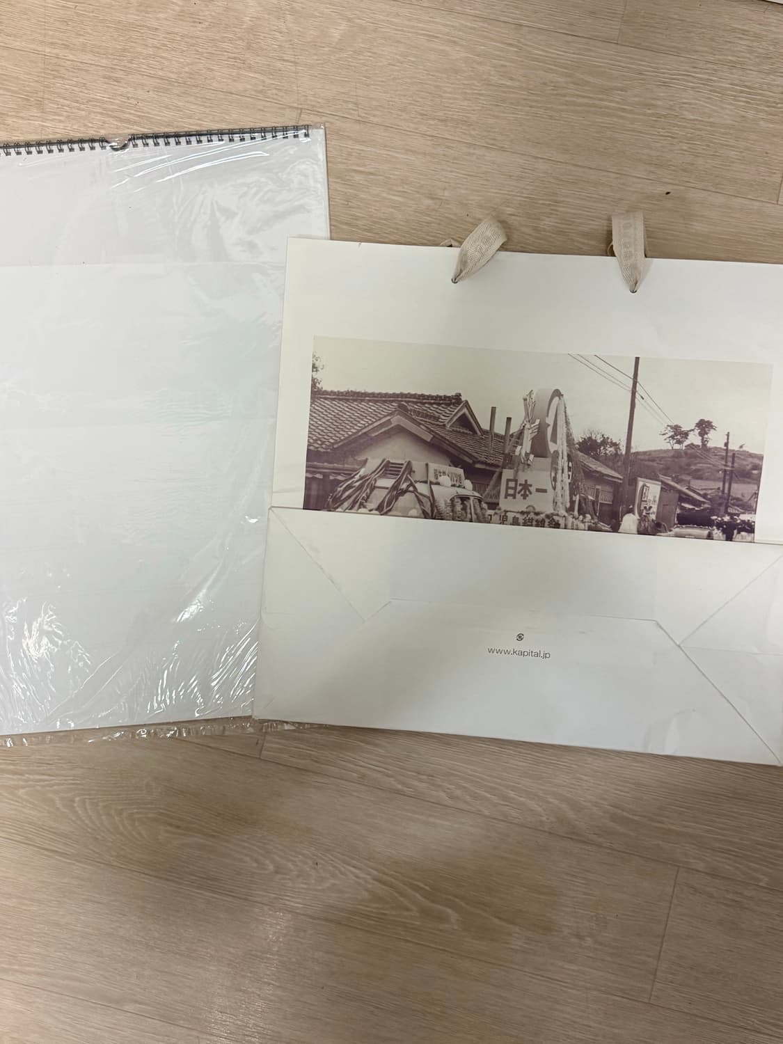 캐피탈 달력 + 쇼핑백 상품이미지3