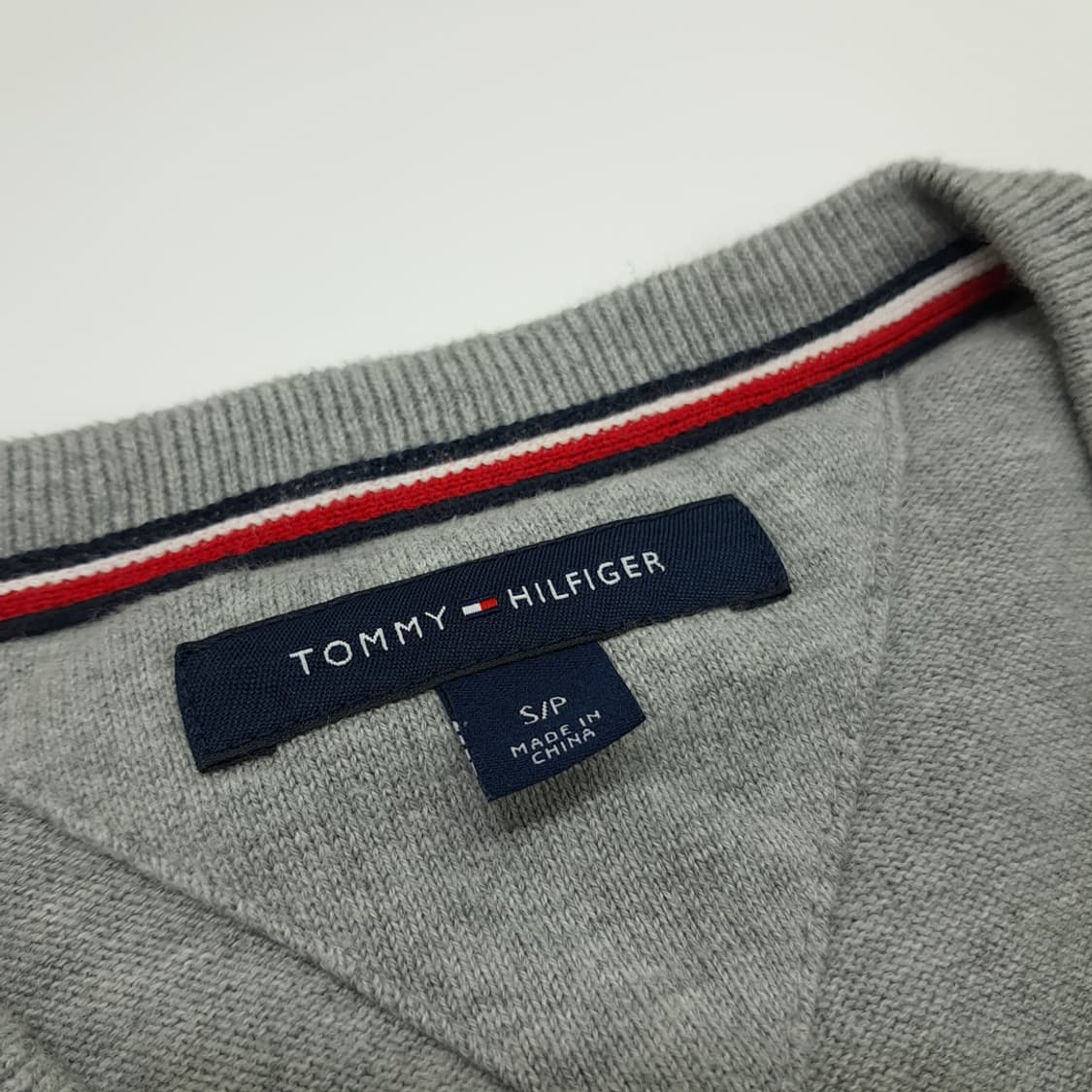 CN815 S 타미힐피거 그레이 아가일 V넥 니트 스웨터 상품이미지4