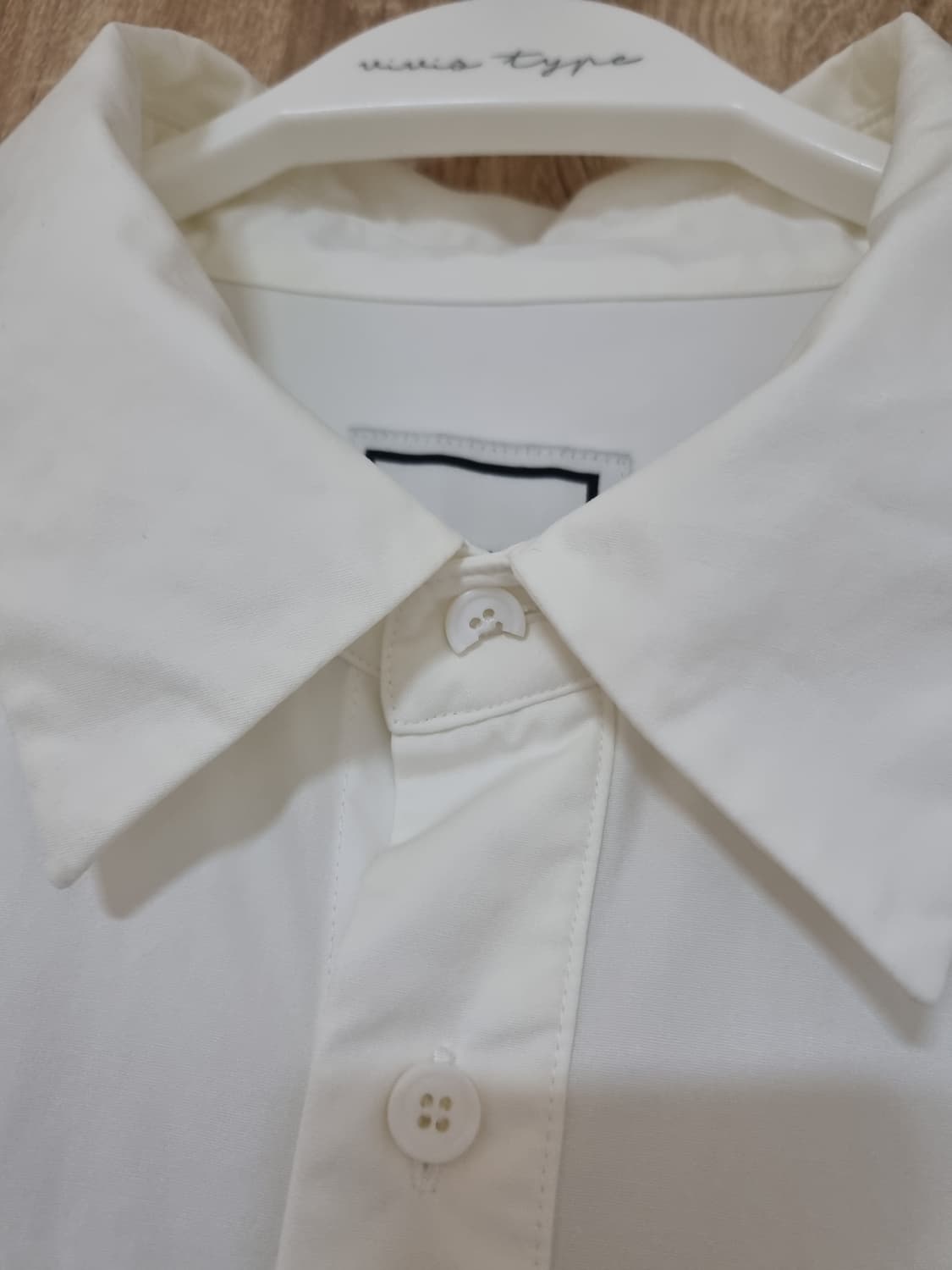 우영미 백로고 셔츠  상품이미지10