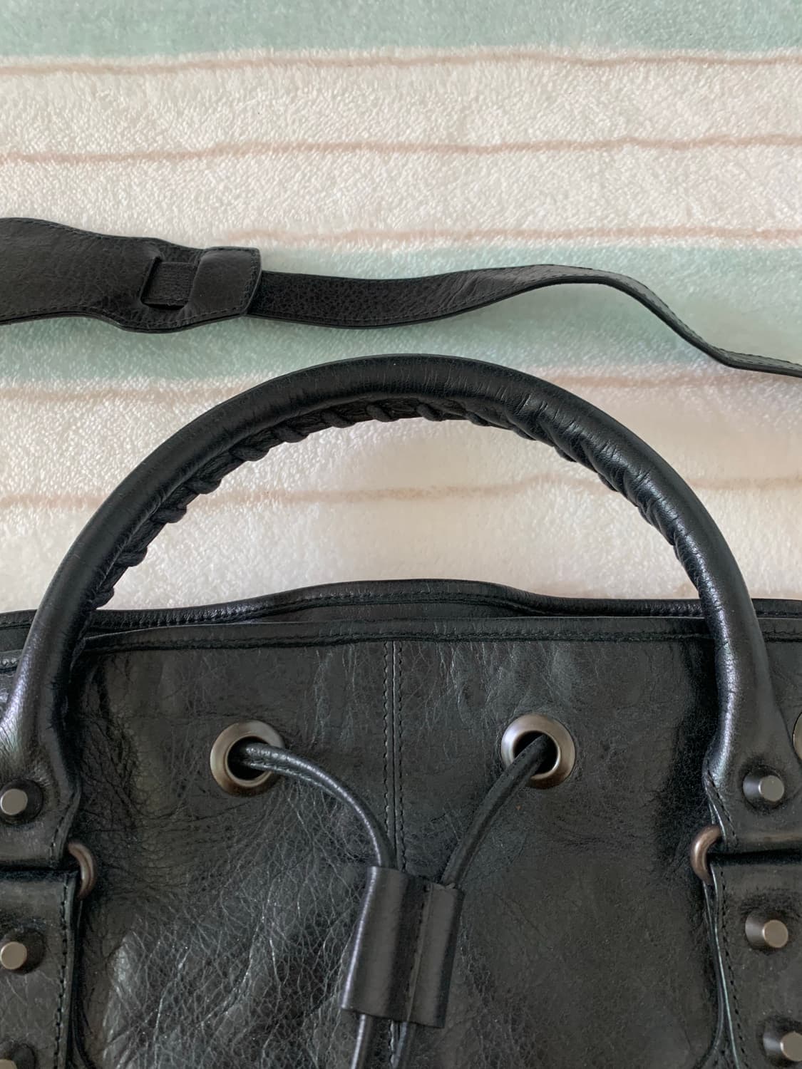 발렌시아가 모터백 블랙 상품이미지4