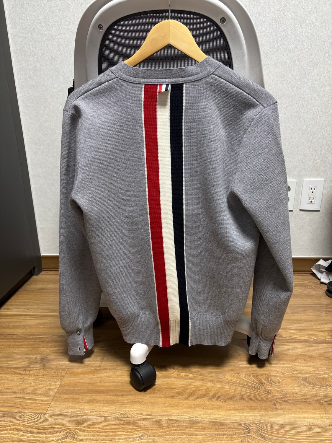 톰브라운 밀라노스티치가디건  상품이미지2